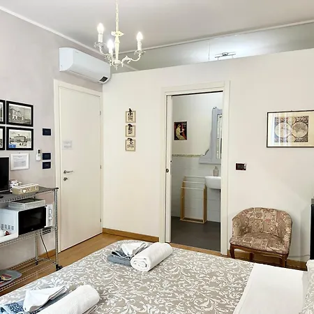 Giulia And Apartment